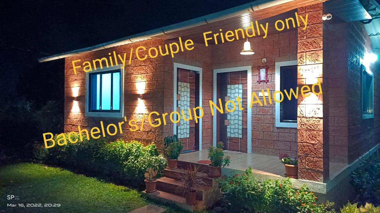 The Royal Ascot Holiday Home Alībāg Exteriör bild